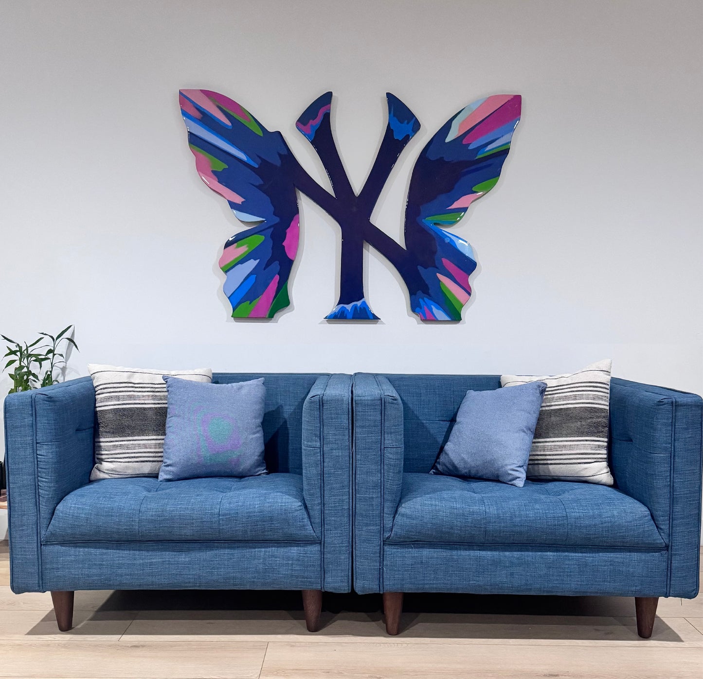 Butterfly fixture
